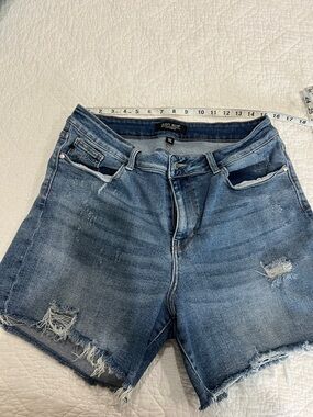 Judy Blue light blue denim shorts with contrast stitching